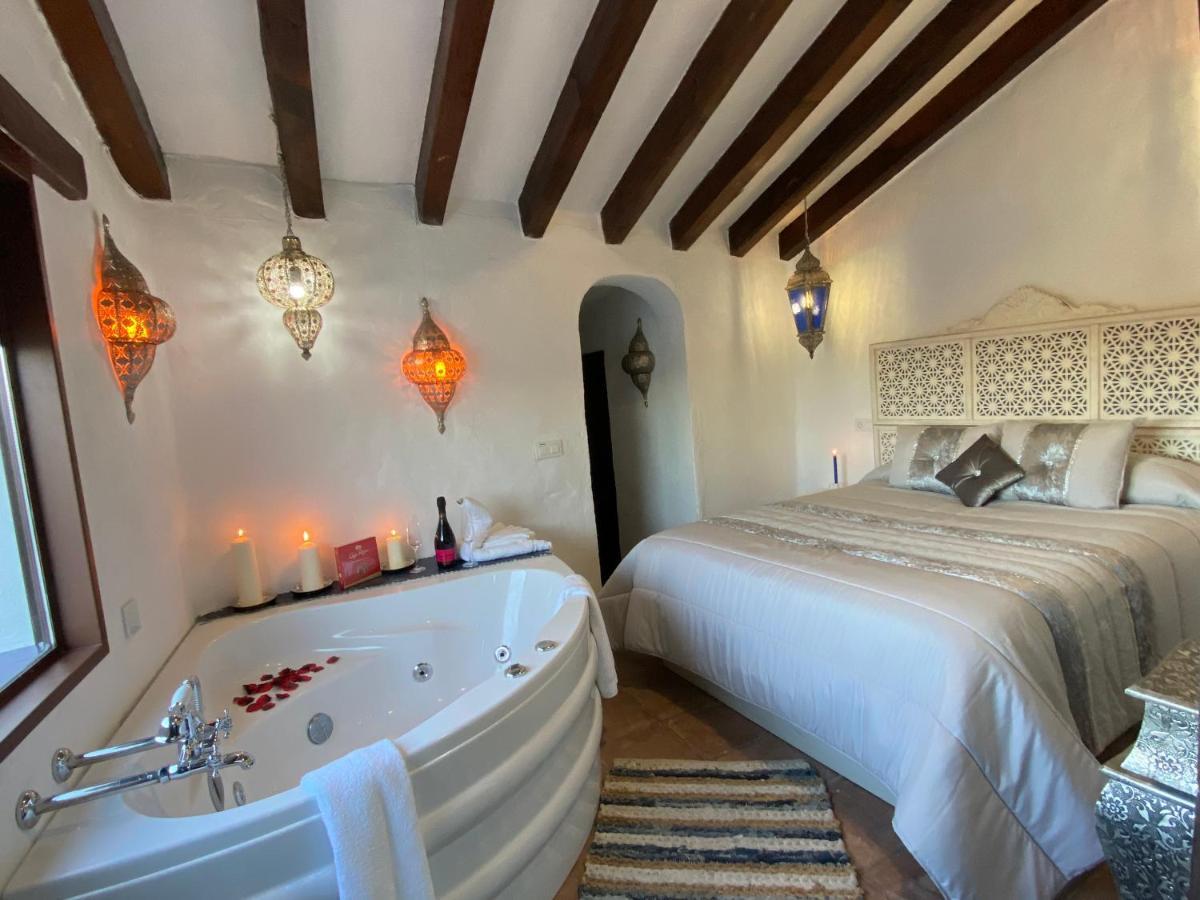 El Escondite De Martina, Aticos Romanticos Setenil De Las Bodegas Exterior foto
